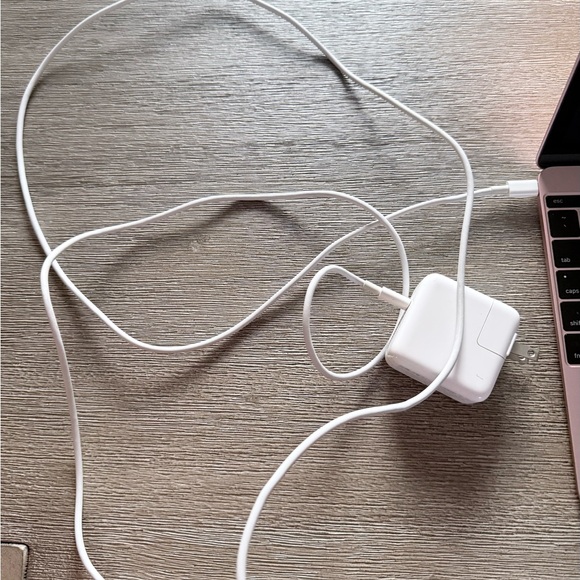 Apple MacBook - Rose Pink - Picture 8 of 13